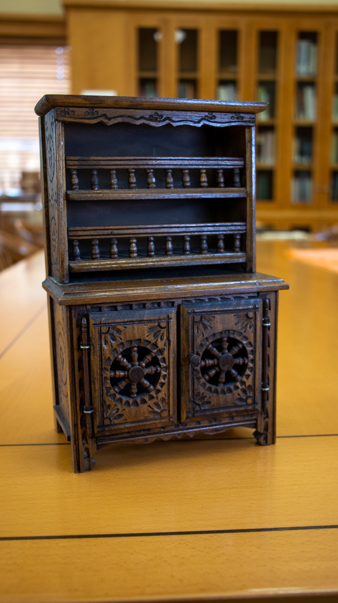 WPA Doll Furniture: Elaborate cabinet with two shelves and detailed cabinets