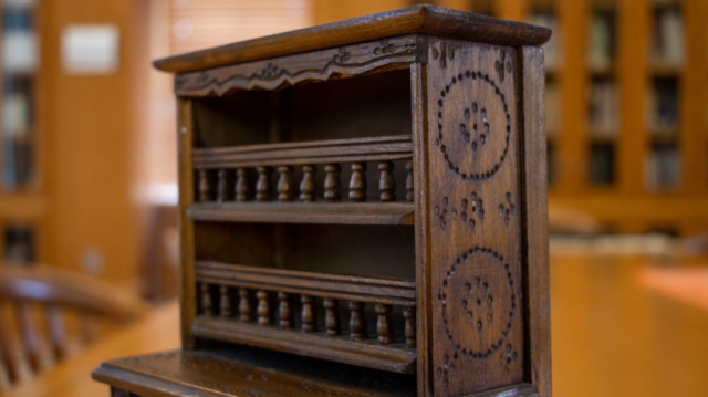 WPA Doll Furniture: Closer look at detailed shelves